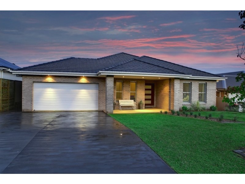 39 Hawthorne Circuit, Harrington Park NSW 2567