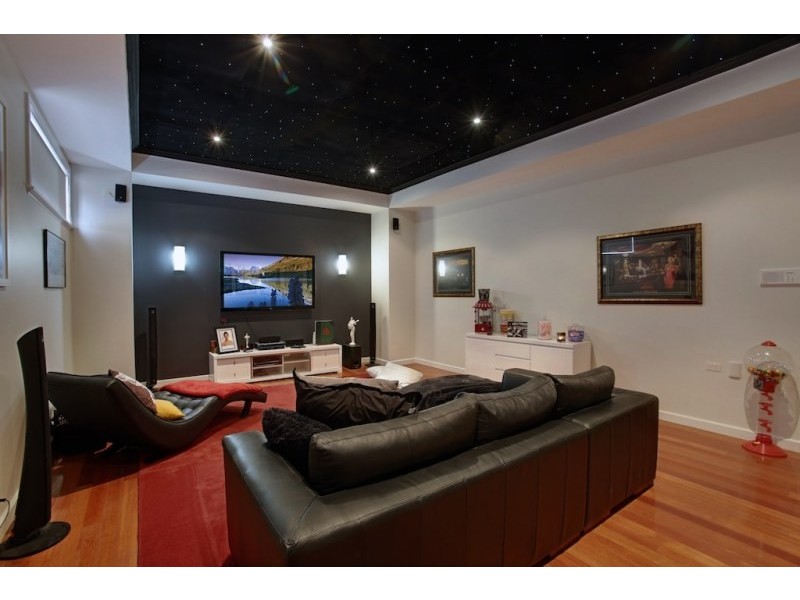 8 Hillier Close, Camden Park NSW 2570