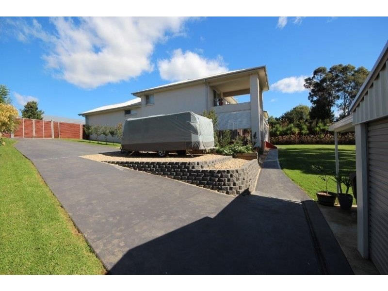 8 Hillier Close, Camden Park NSW 2570