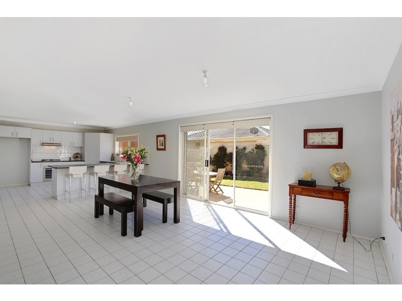 7 Stephenson Place, Currans Hill NSW 2567