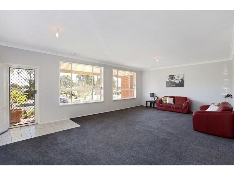 7 Stephenson Place, Currans Hill NSW 2567