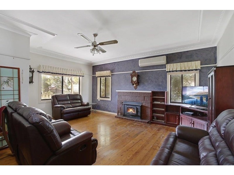 6 Glendiver Road, The Oaks NSW 2570