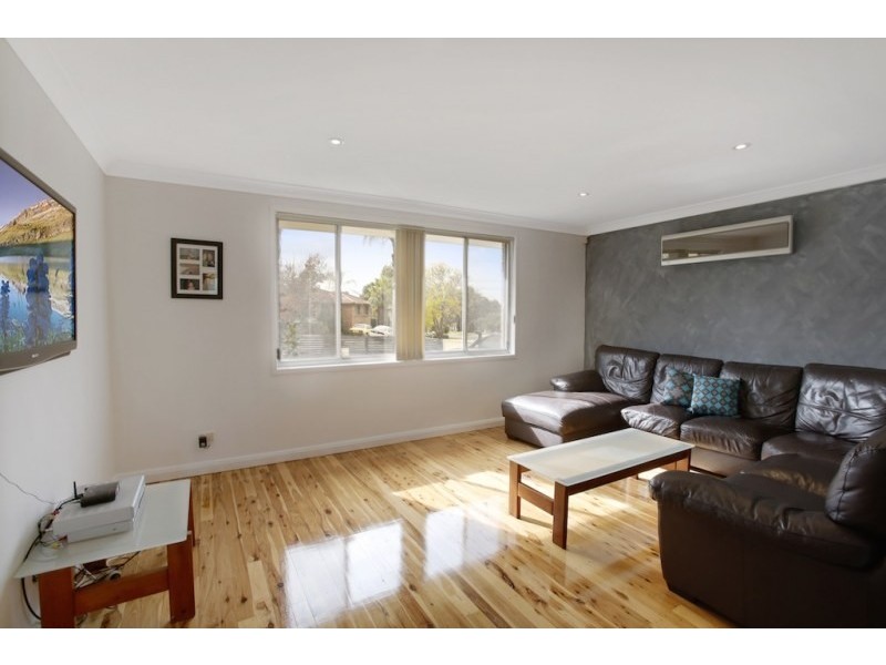 26 Frontignan Street, Eschol Park NSW 2558