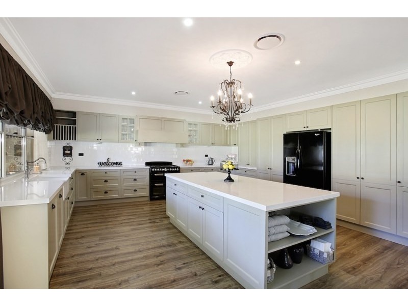 15 The Lanes, Kirkham NSW 2570