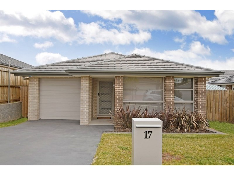 17 Gallina Drive, Spring Farm NSW 2570