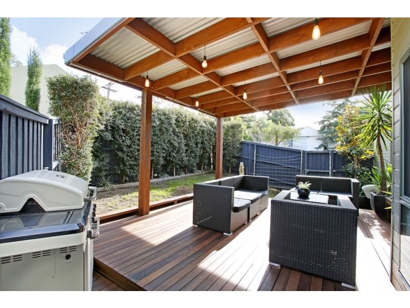2/2 Rosalie Avenue, Camden NSW 2570