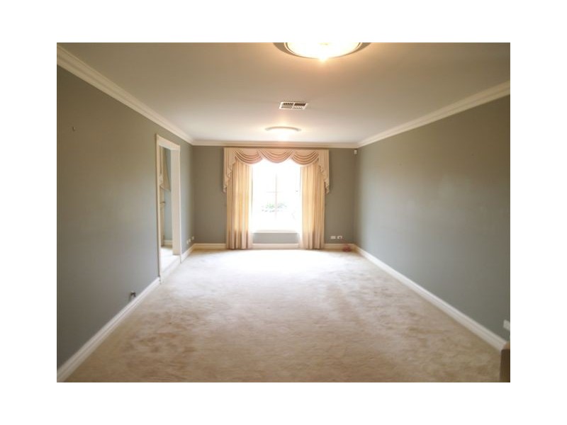 12B Moreton Bay Avenue, Spring Farm NSW 2570