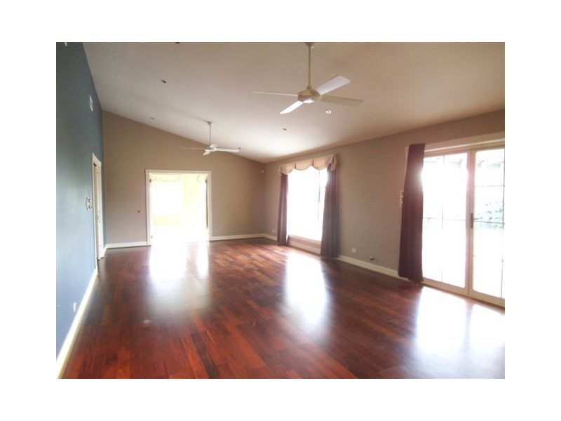 12B Moreton Bay Avenue, Spring Farm NSW 2570