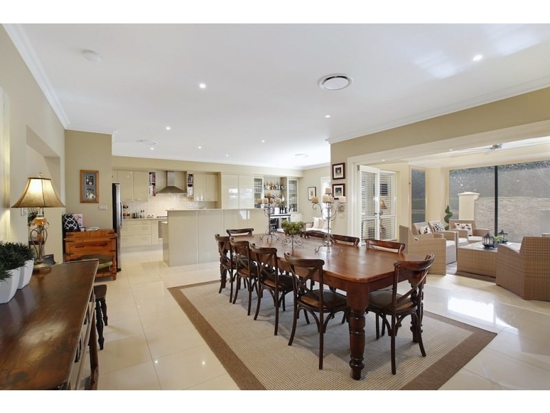 15 Bridgewater Boulevard, Camden Park NSW 2570