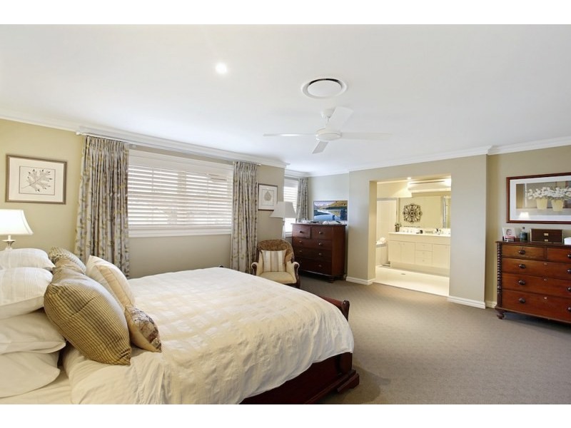 15 Bridgewater Boulevard, Camden Park NSW 2570