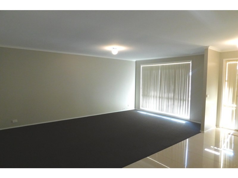 2 Fraser Place, Mount Annan NSW 2567