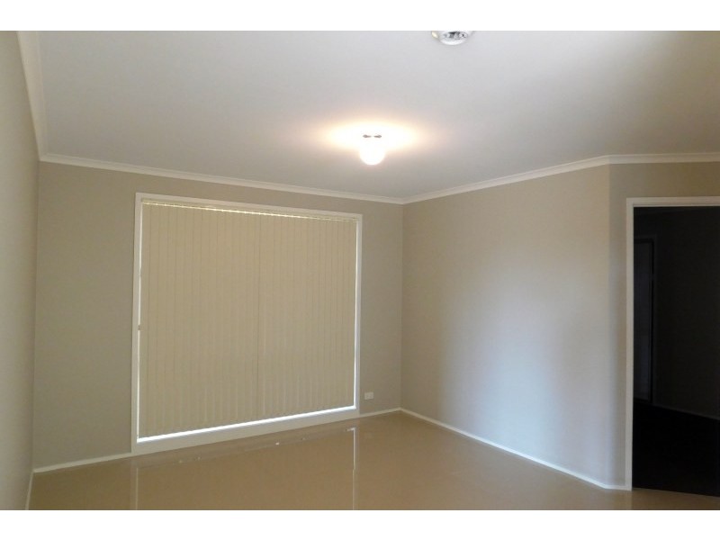 2 Fraser Place, Mount Annan NSW 2567