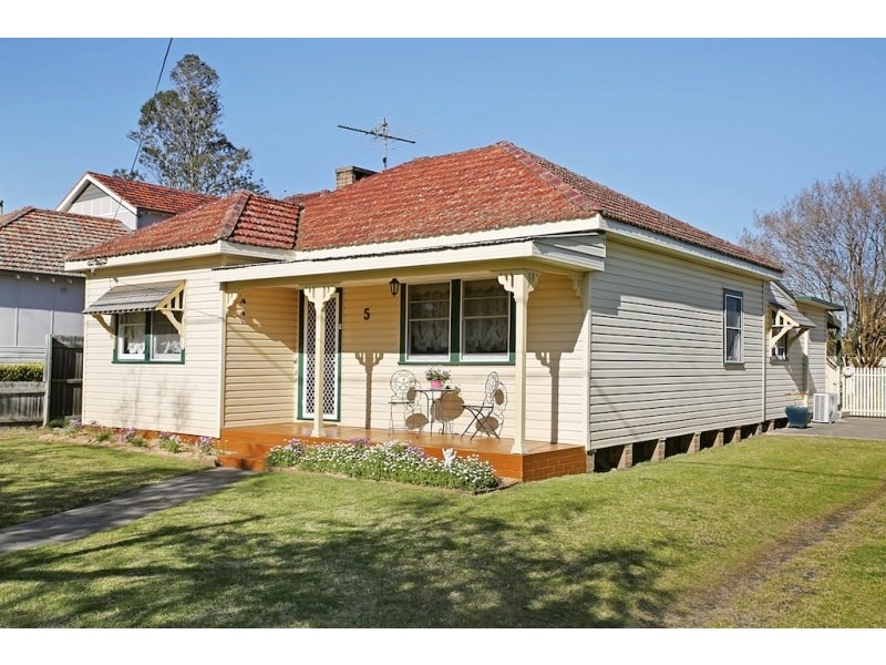 5 Wilkinson Street, Elderslie NSW 2570