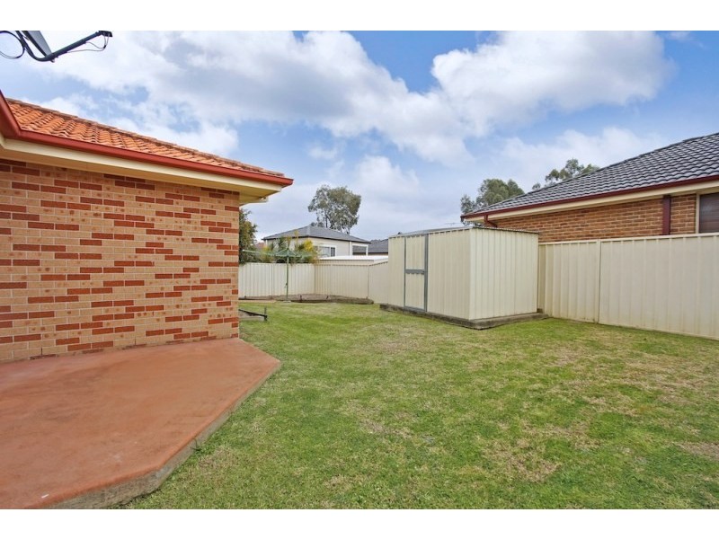 27 Lissanthe Street, Mount Annan NSW 2567