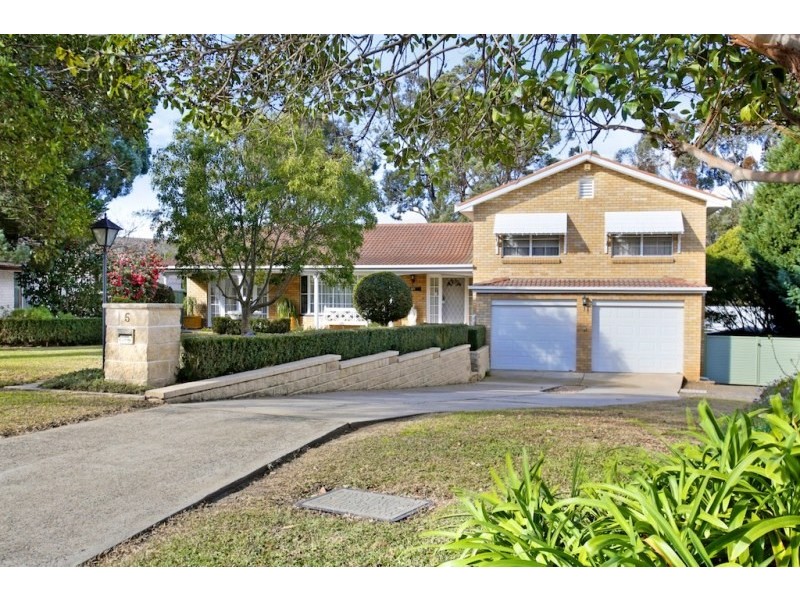 5 Kylie Place, Camden South NSW 2570