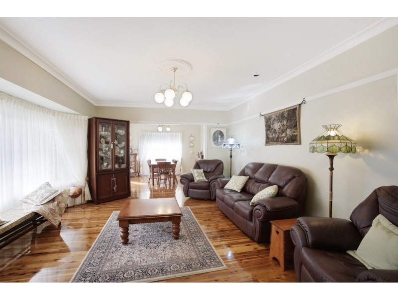 5 Kylie Place, Camden South NSW 2570