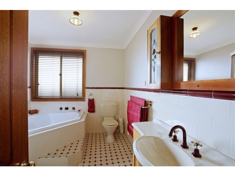 13 Ephraim Howe Place, Narellan Vale NSW 2567