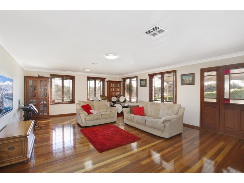 18 Sickles Drive, Grasmere NSW 2570