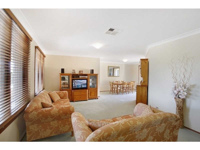 18 Sickles Drive, Grasmere NSW 2570