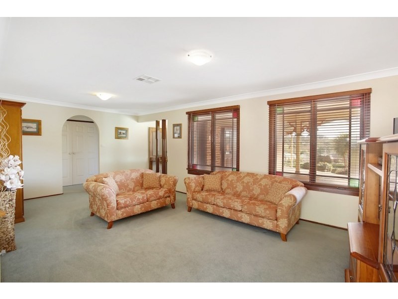 18 Sickles Drive, Grasmere NSW 2570