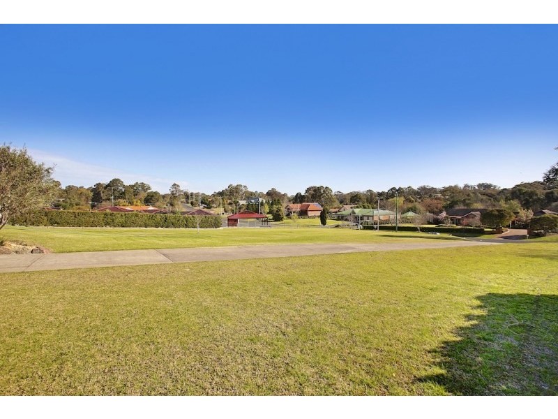 18 Sickles Drive, Grasmere NSW 2570