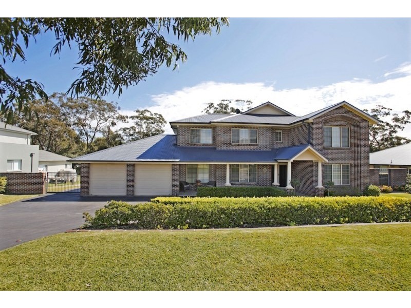 13 Domenics Place, Grasmere NSW 2570