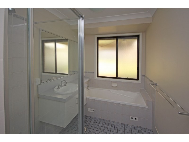 9 Welling Drive, Narellan Vale NSW 2567