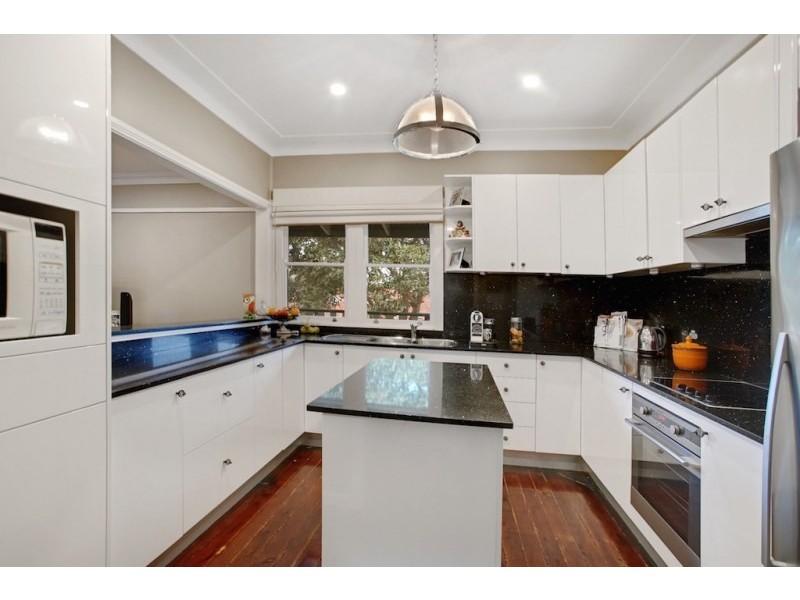 1 Kimbarra Avenue, Camden NSW 2570