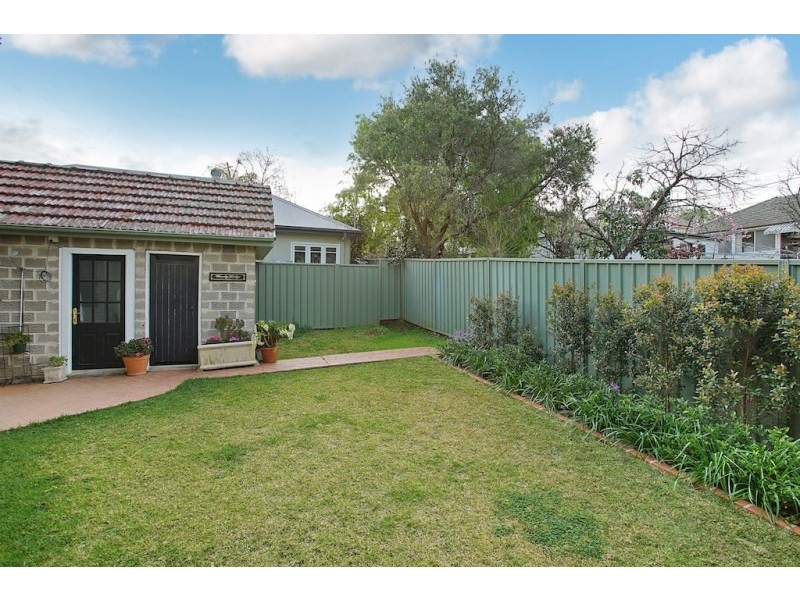 1 Kimbarra Avenue, Camden NSW 2570