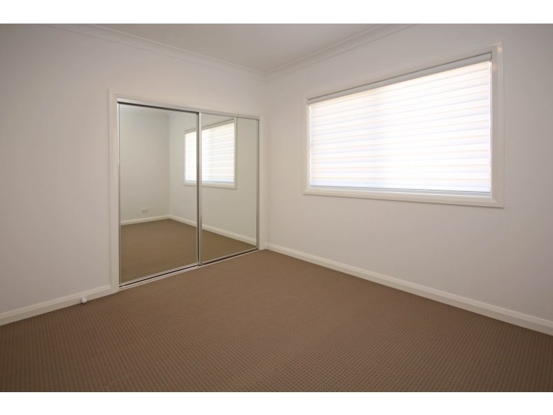 6 Easton Avenue, Spring Farm NSW 2570