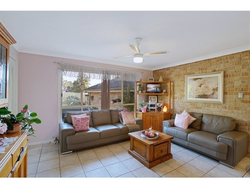 2/6 Garie Close, Woodbine NSW 2560