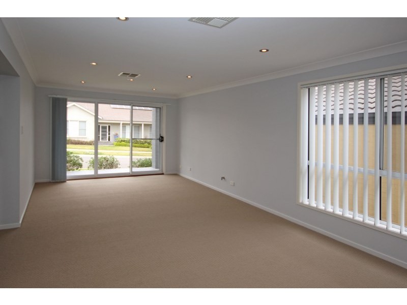 7 Preston Avenue, Elderslie NSW 2570