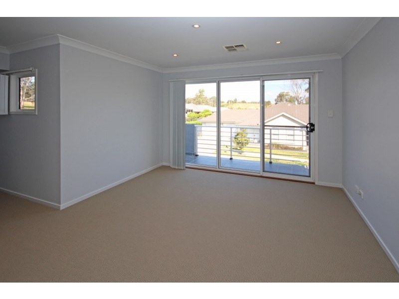 7 Preston Avenue, Elderslie NSW 2570