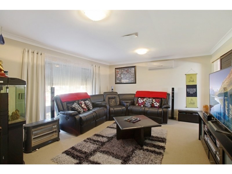 9 Templeton Road, Elderslie NSW 2570