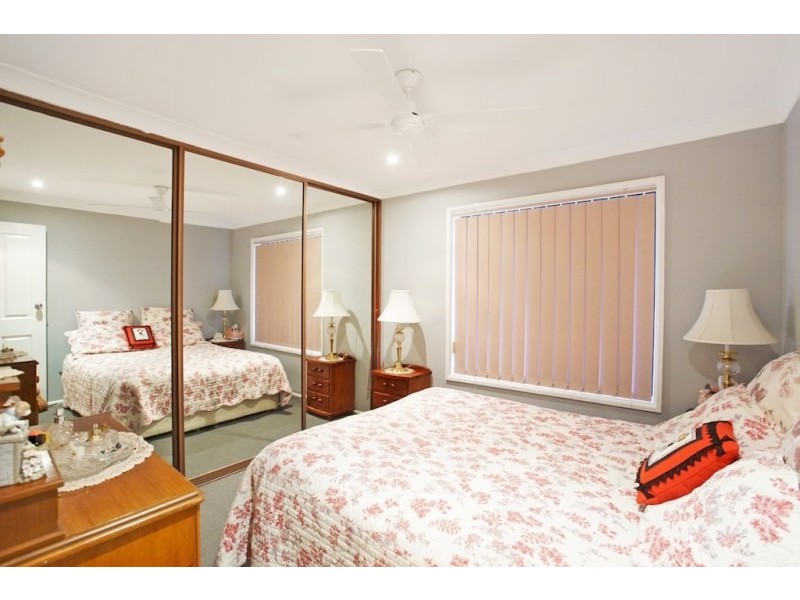 17 John Street, The Oaks NSW 2570