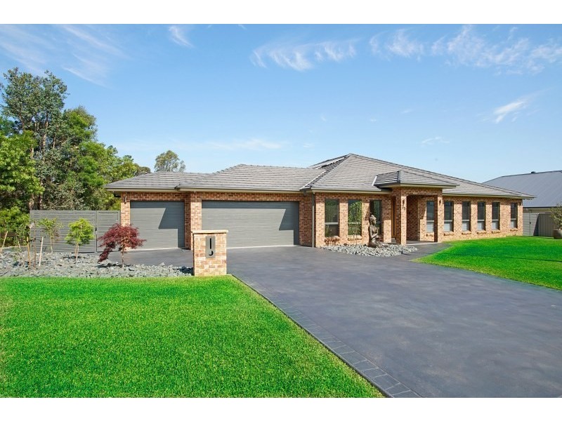 35 Hawthorne Circuit, Harrington Park NSW 2567