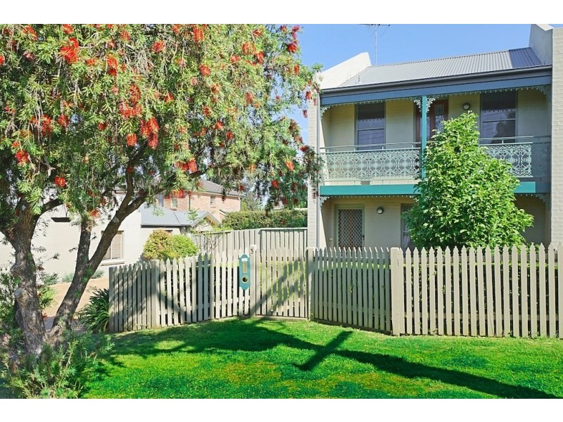 3/2 Rosalie Avenue, Camden NSW 2570