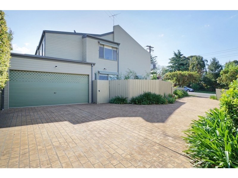 3/2 Rosalie Avenue, Camden NSW 2570