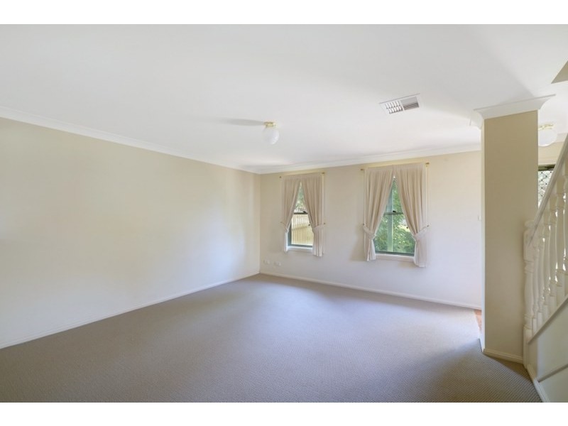 3/2 Rosalie Avenue, Camden NSW 2570