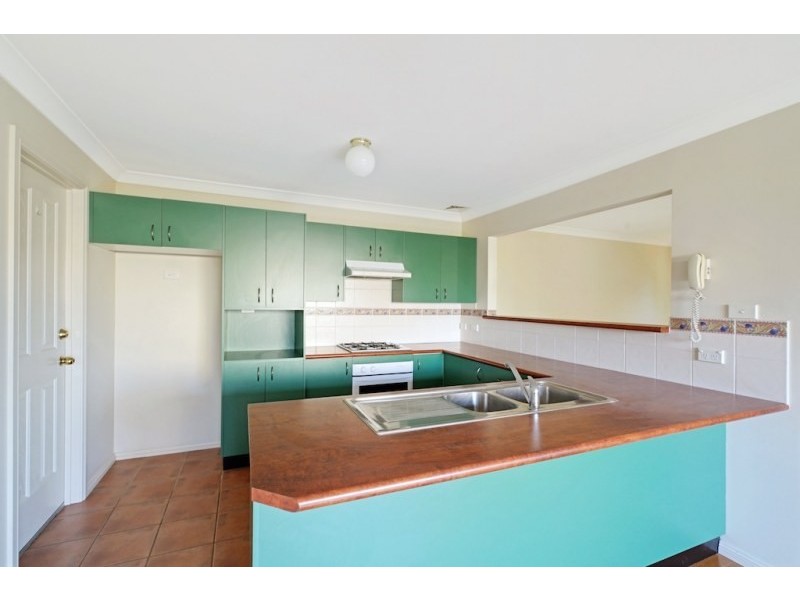 3/2 Rosalie Avenue, Camden NSW 2570