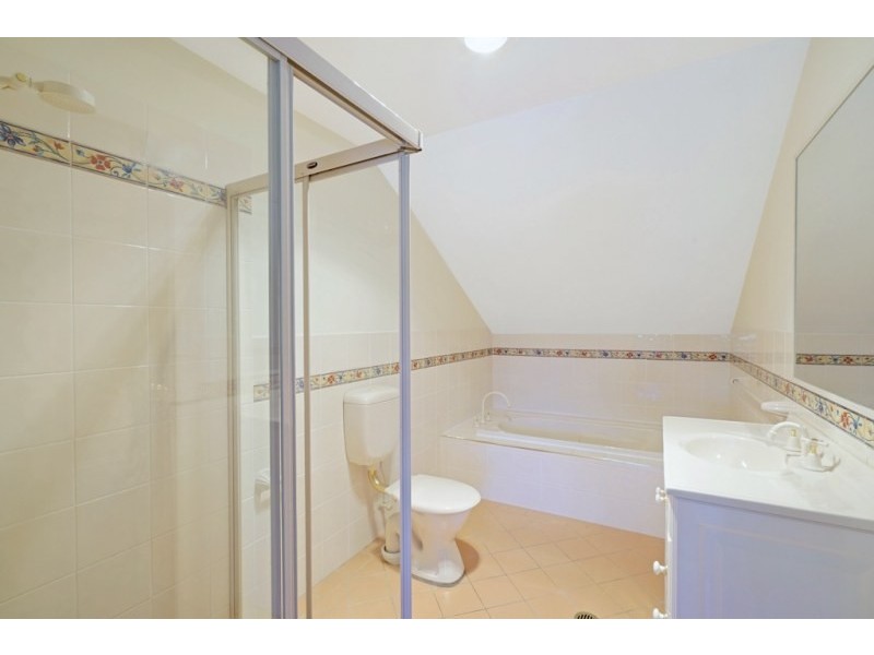 1 The Glade, Kirkham NSW 2570