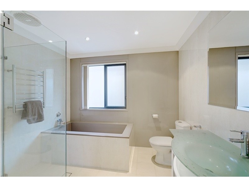 11 Elliotdale Close, Elderslie NSW 2570