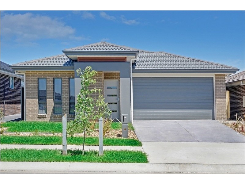 14 Richards Loop, Oran Park NSW 2570