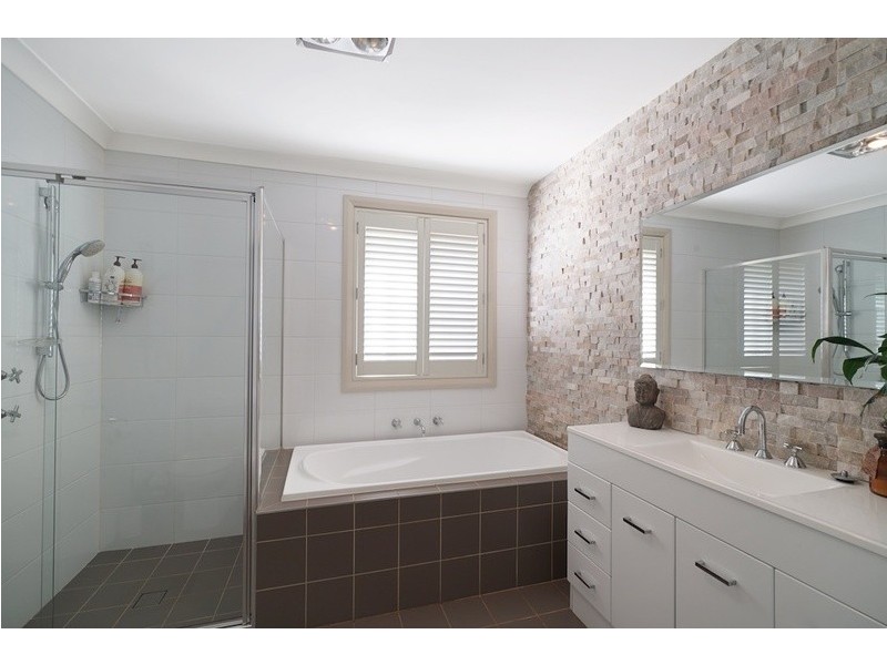 6 Bowman Avenue, Camden South NSW 2570