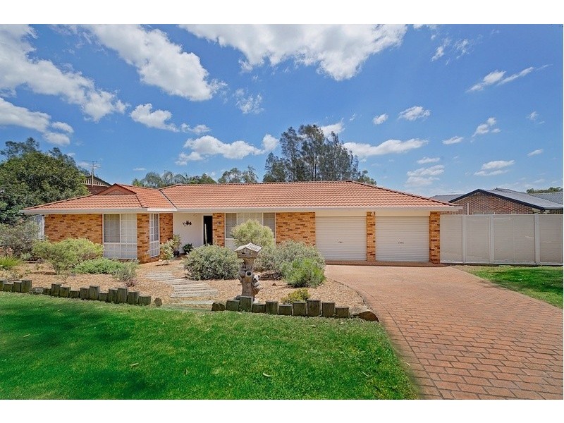 13 Charles Place, Mount Annan NSW 2567