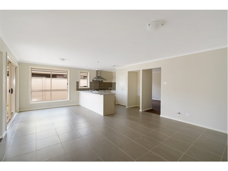 40 Springs Road, Spring Farm NSW 2570