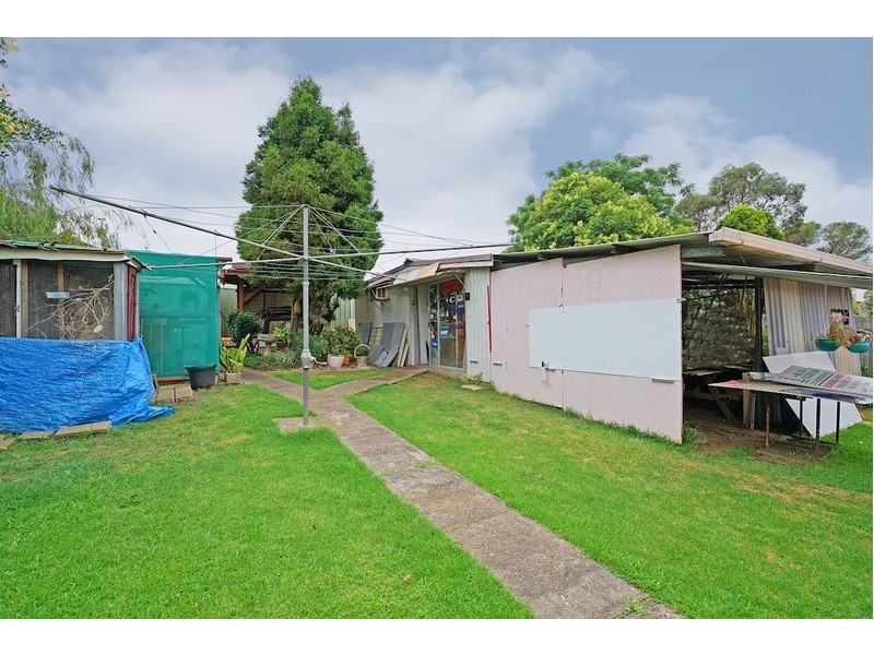 15 Hawkey Crescent, Camden NSW 2570