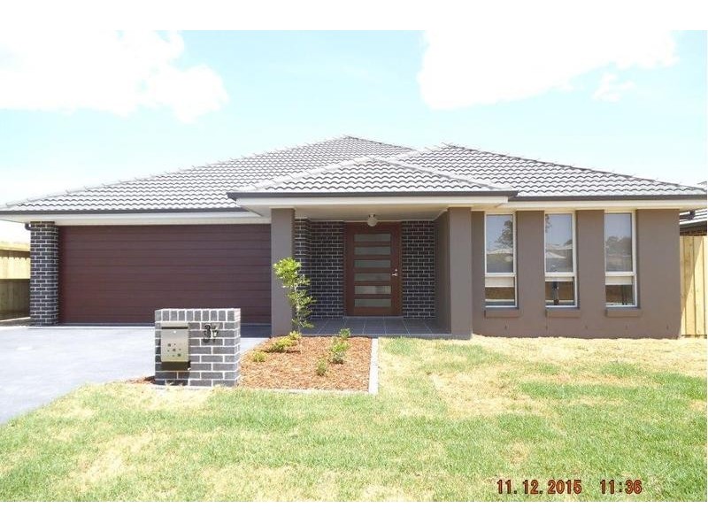 37 Kerrigan Crescent, Elderslie NSW 2570