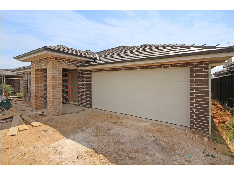 35 Plymouth Boulevard, Spring Farm NSW 2570