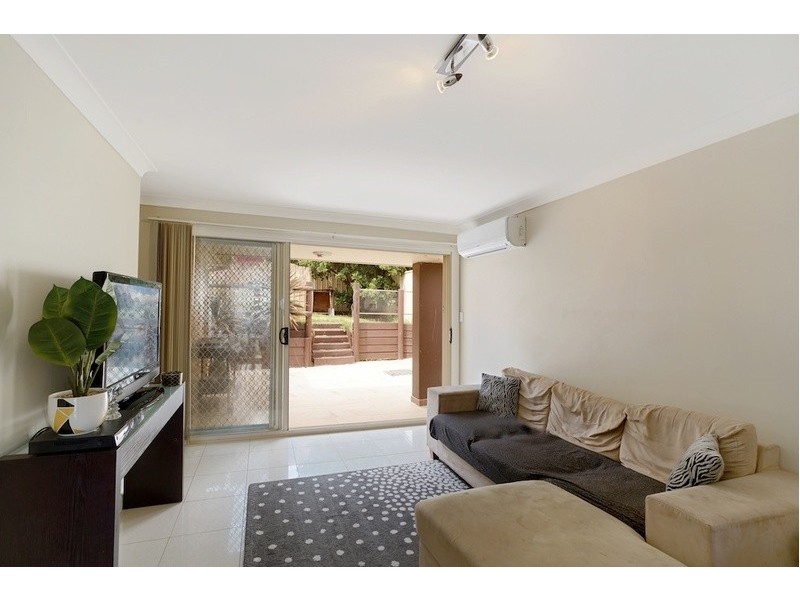 21 Westmoreland Road, Leumeah NSW 2560